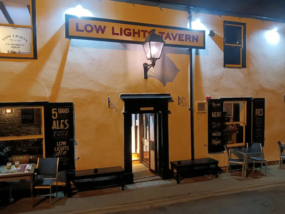 Low Lights Tavern